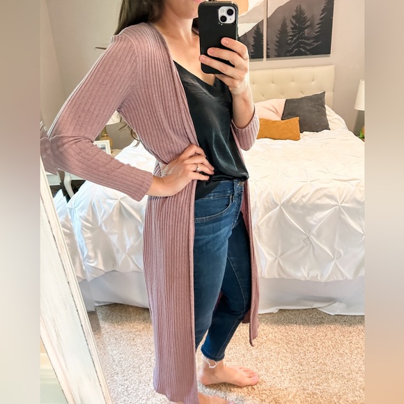 Annabelle size small - Picture 2 of 3